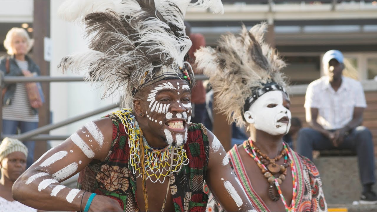 Песня дикий народ. Африканские танцы. Африканский танец в маске. Танец племени. Танцы диких народов Африки.